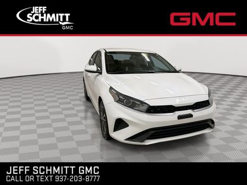 Used 2024 Kia Forte LXS image 2