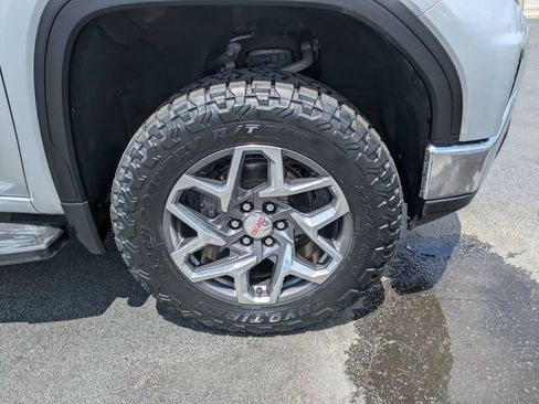 Used 2022 GMC Sierra 1500 SLT AWD/4WD image 13