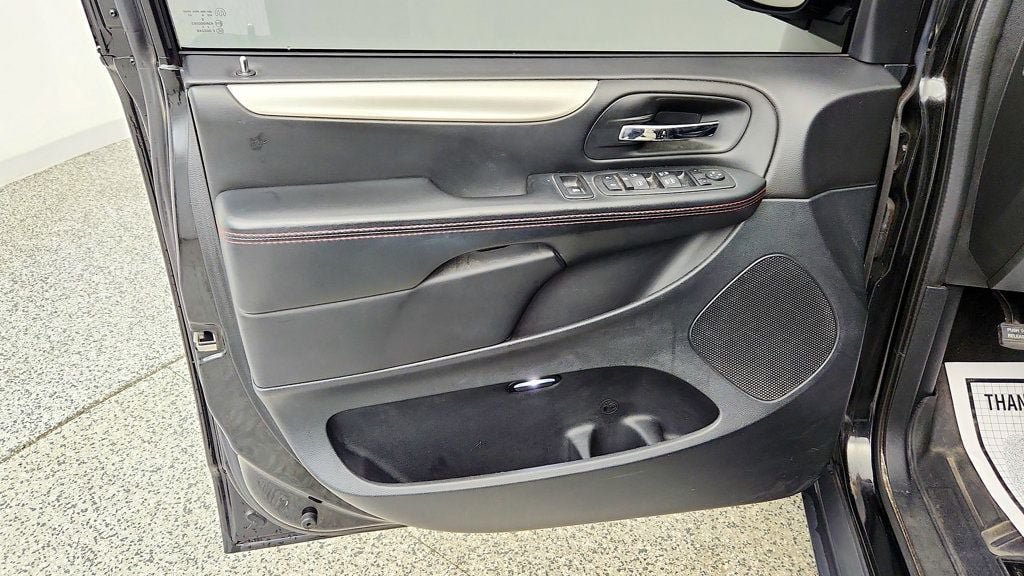 Used 2018 Dodge Grand Caravan GT FWD image 10