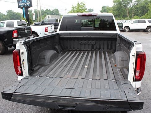 Used 2022 GMC Sierra 2500 AT4 w/ AT4 Preferred Package AWD/4WD image 14