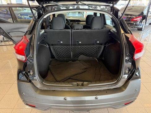 Used 2020 Nissan Kicks S image 23