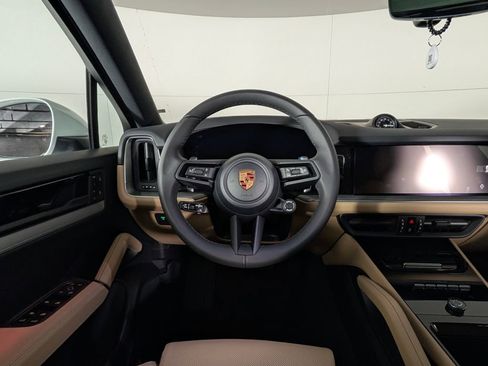 Certified 2026 Porsche Cayenne Coupe AWD/4WD image 20