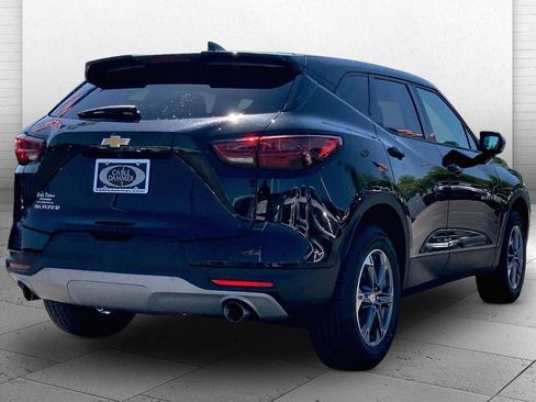 Used 2025 Chevrolet Blazer LT FWD image 12