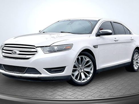 Used 2018 Ford Taurus Limited FWD image 12