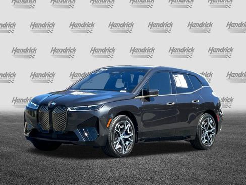 Used 2023 BMW iX xDrive50 w/ Sport Package AWD/4WD image 9
