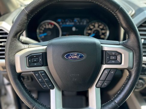 Used 2016 Ford F150 Lariat w/ Equipment Group 502A Luxury AWD/4WD image 11