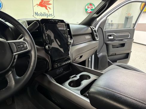 Used 2024 RAM 3500 Big Horn w/ Night Edition AWD/4WD image 28