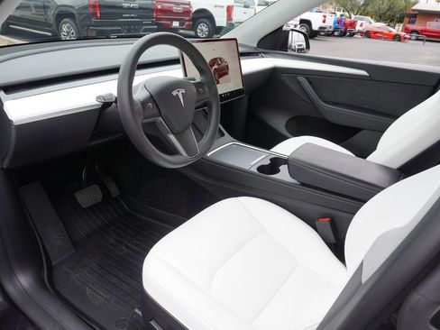 Used 2024 Tesla Model Y Long Range image 15