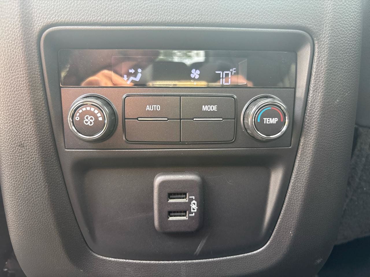 Used 2023 Buick Enclave Essence w/ Experience Buick Package FWD image 25