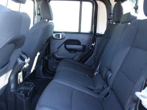 Used 2023 Jeep Gladiator Sport AWD/4WD image 49