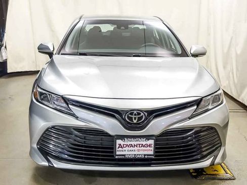 Used 2020 Toyota Camry LE w/ Convenience Package FWD image 3