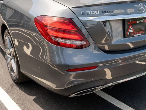 Used 2017 Mercedes-Benz E 300 image 19