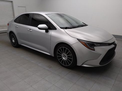 Used 2020 Toyota Corolla LE FWD image 11