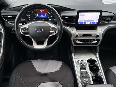 Used 2021 Ford Explorer XLT w/ Equipment Group 202A image 11