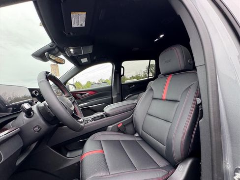 New 2026 Chevrolet Traverse RS image 14