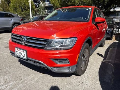 Used 2019 Volkswagen Tiguan SE FWD image 2