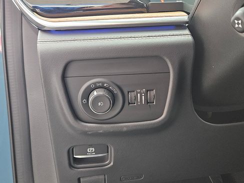 New 2026 Jeep Grand Cherokee Summit image 18