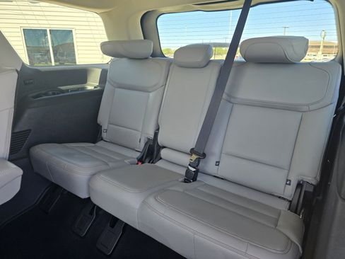 Used 2025 Ford Expedition Active image 10