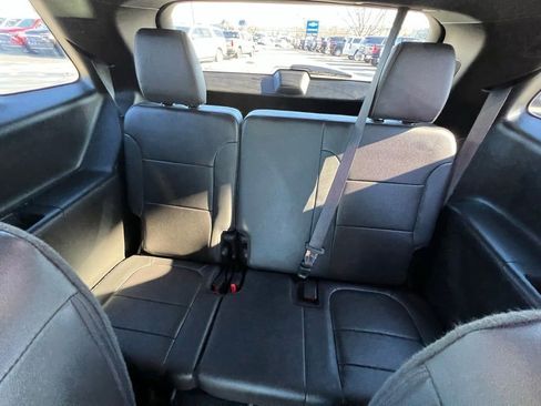 Used 2023 Chevrolet Traverse Premier image 22