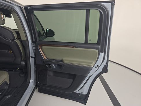Used 2023 Rivian R1S Adventure AWD/4WD image 19