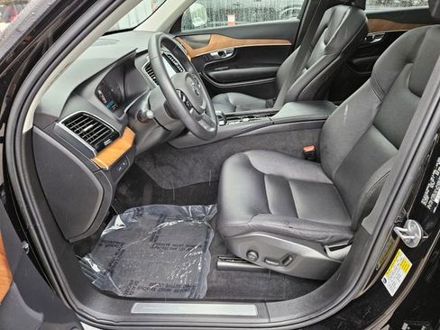 Certified 2023 Volvo XC90 T8 Plus AWD/4WD image 14