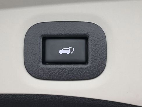 Used 2016 Nissan Rogue SL FWD image 14