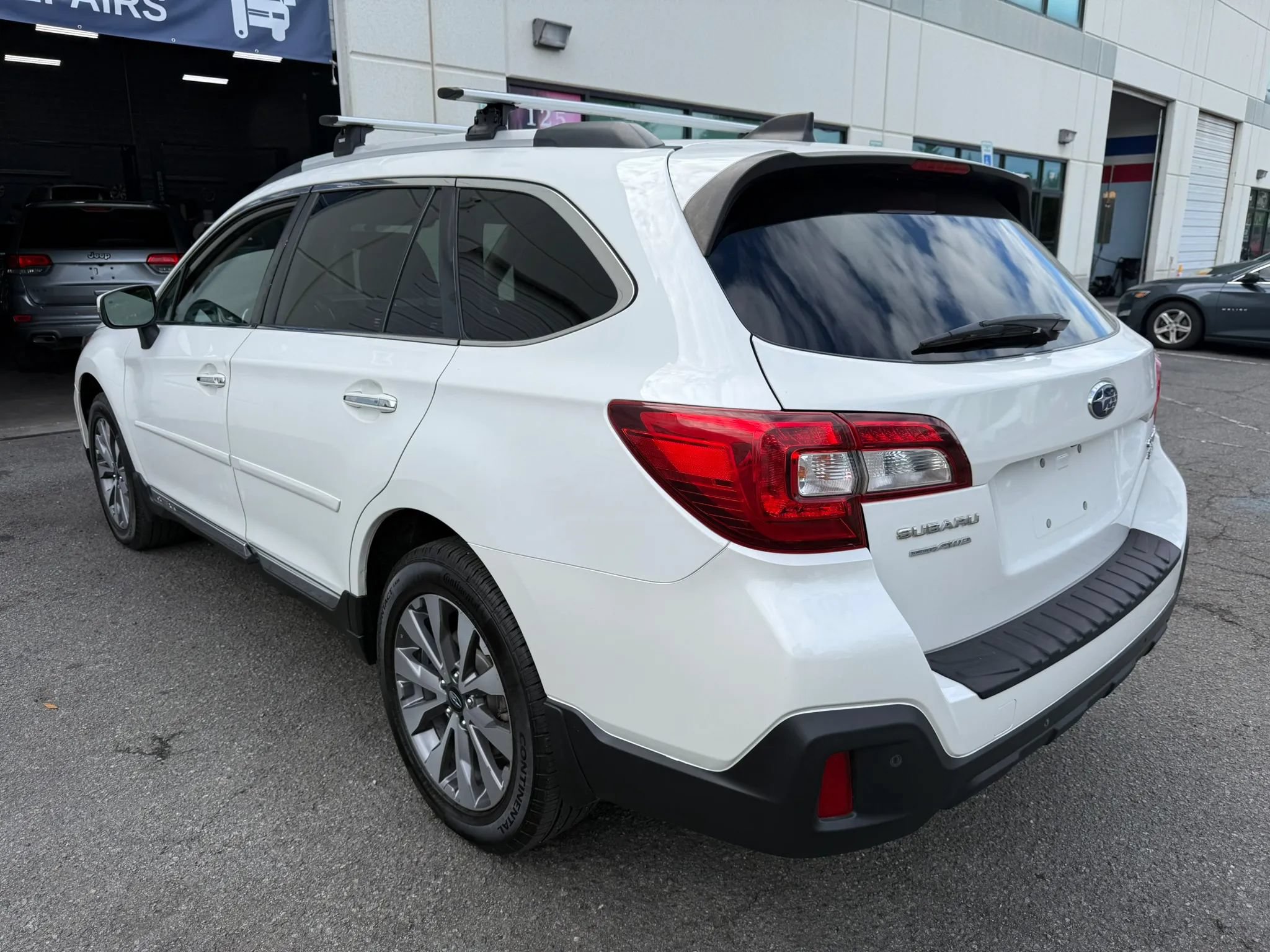 Used 2019 Subaru Outback 3.6R Touring AWD/4WD image 15