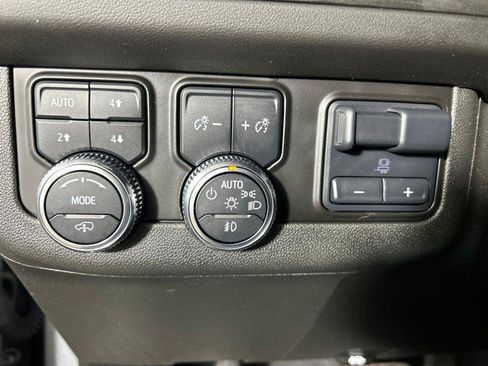 Used 2023 GMC Yukon XL AT4 w/ AT4 Premium Plus Package AWD/4WD image 16