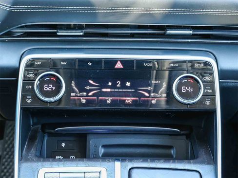 Used 2024 Genesis GV80 2.5T image 14