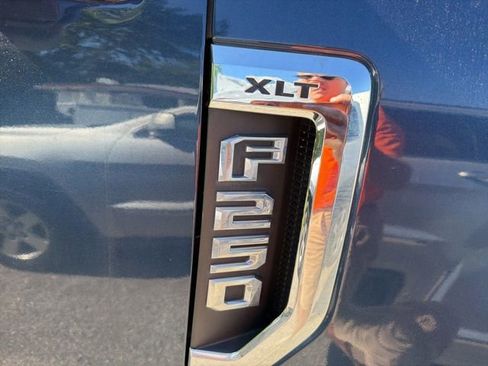 Used 2017 Ford F250 XLT w/ XLT Value Package AWD/4WD image 11