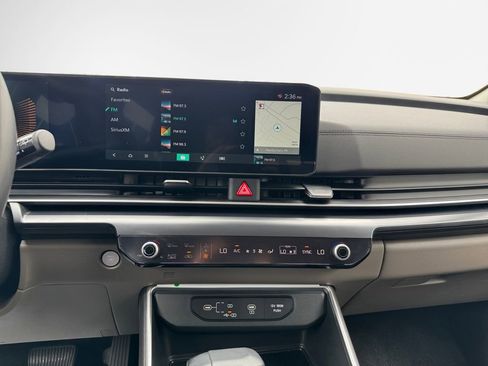 Certified 2026 Kia Carnival FWD image 22