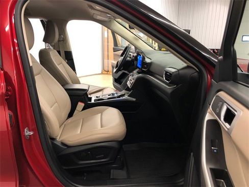 Used 2022 Ford Explorer XLT w/ Equipment Group 202A image 35