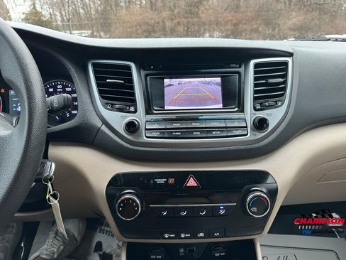 Used 2017 Hyundai Tucson SE image 21