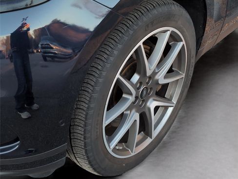 Used 2021 Land Rover Range Rover Velar S image 11