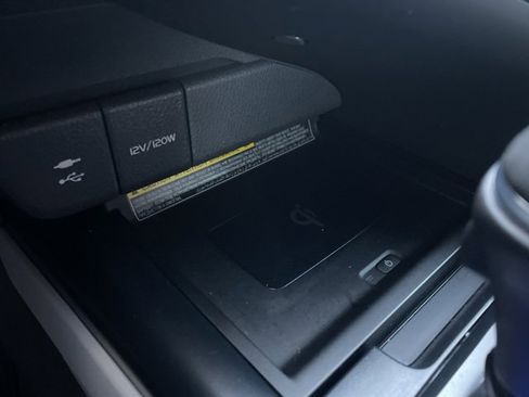 Used 2019 Toyota Camry XLE image 27