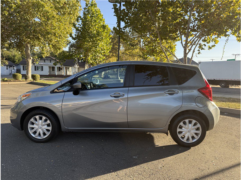 Used 2015 Nissan Versa Note SV FWD image 3