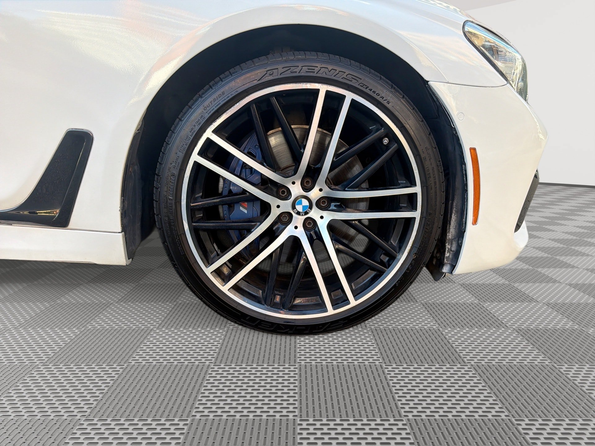Used 2018 BMW 750i w/ Executive Package RWD image 31