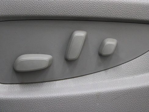 Used 2017 Chevrolet Suburban LT image 24