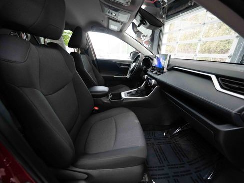 Used 2025 Toyota RAV4 XLE image 27