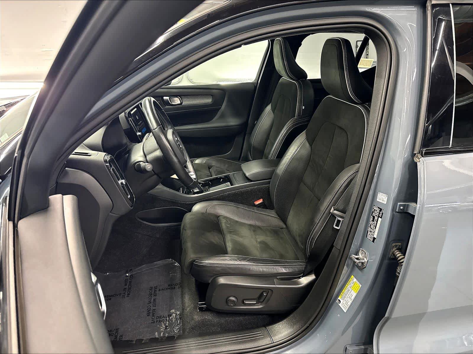 Used 2021 Volvo XC40 P8 Recharge w/ Advanced Package AWD/4WD image 26