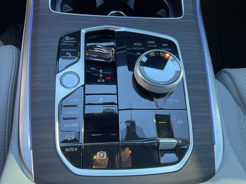 Used 2023 BMW X7 xDrive40i w/ Dynamic Handling Package image 12