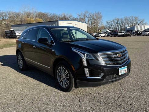 Used 2017 Cadillac XT5 Luxury image 2