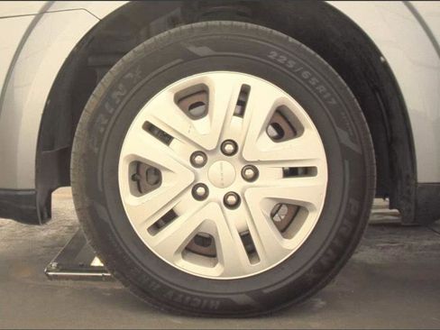 Used 2019 Dodge Journey SE image 24