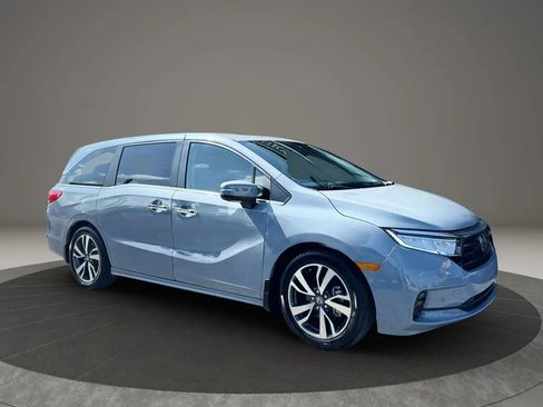 Used 2023 Honda Odyssey Touring image 2