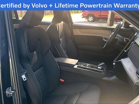 Used 2025 Volvo XC90 B6 Plus image 10