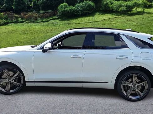 Used 2024 Genesis GV70 3.5T Sport w/ Sport Prestige Package image 5