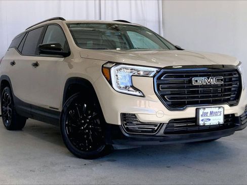 Used 2023 GMC Terrain SLE w/ Driver Convenience Package image 34