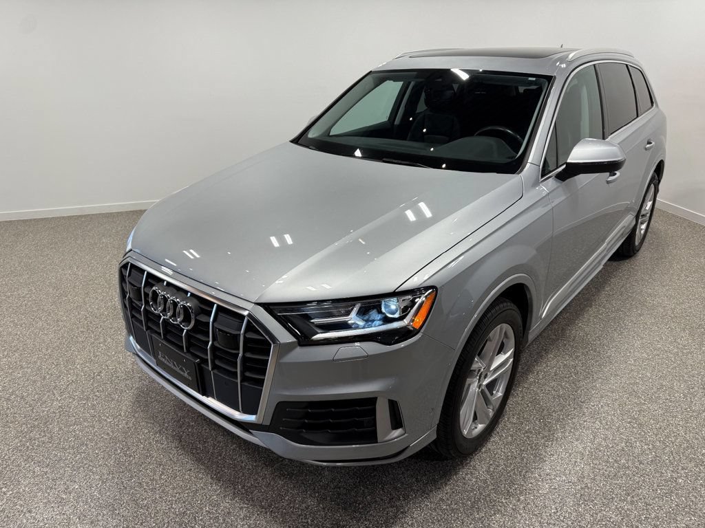 Used 2023 Audi Q7 2.0T Premium w/ Convenience Package AWD/4WD image 4