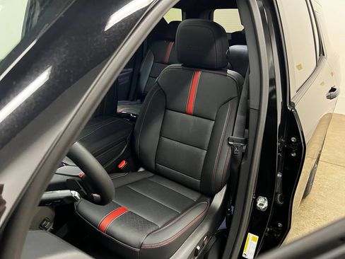 New 2026 Chevrolet Traverse RS w/ LPO, Floor Liner Package AWD/4WD image 28