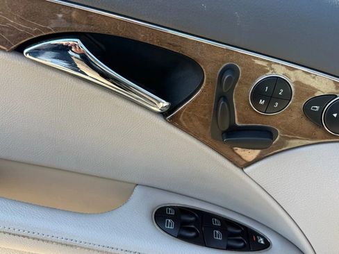 Used 2009 Mercedes-Benz E 350 4MATIC Sedan image 15